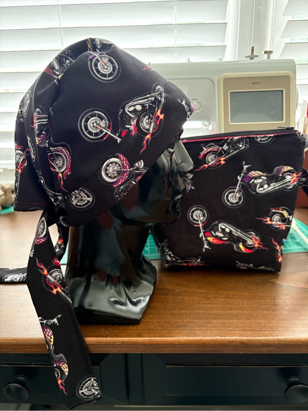 Black Motorcycle Print Cotton Scrub Cap and Pouch Set